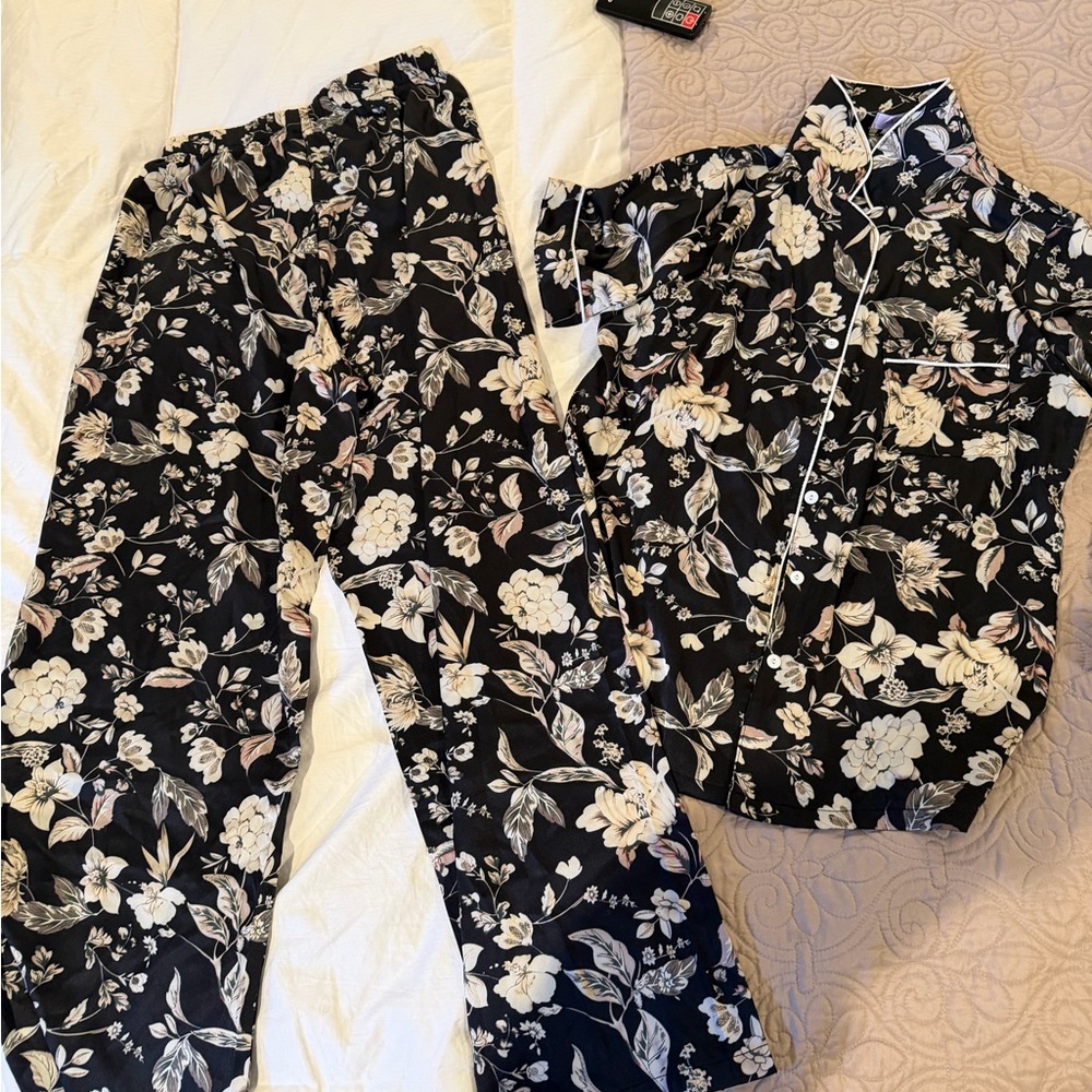 Floral Black Women's Pajama Set